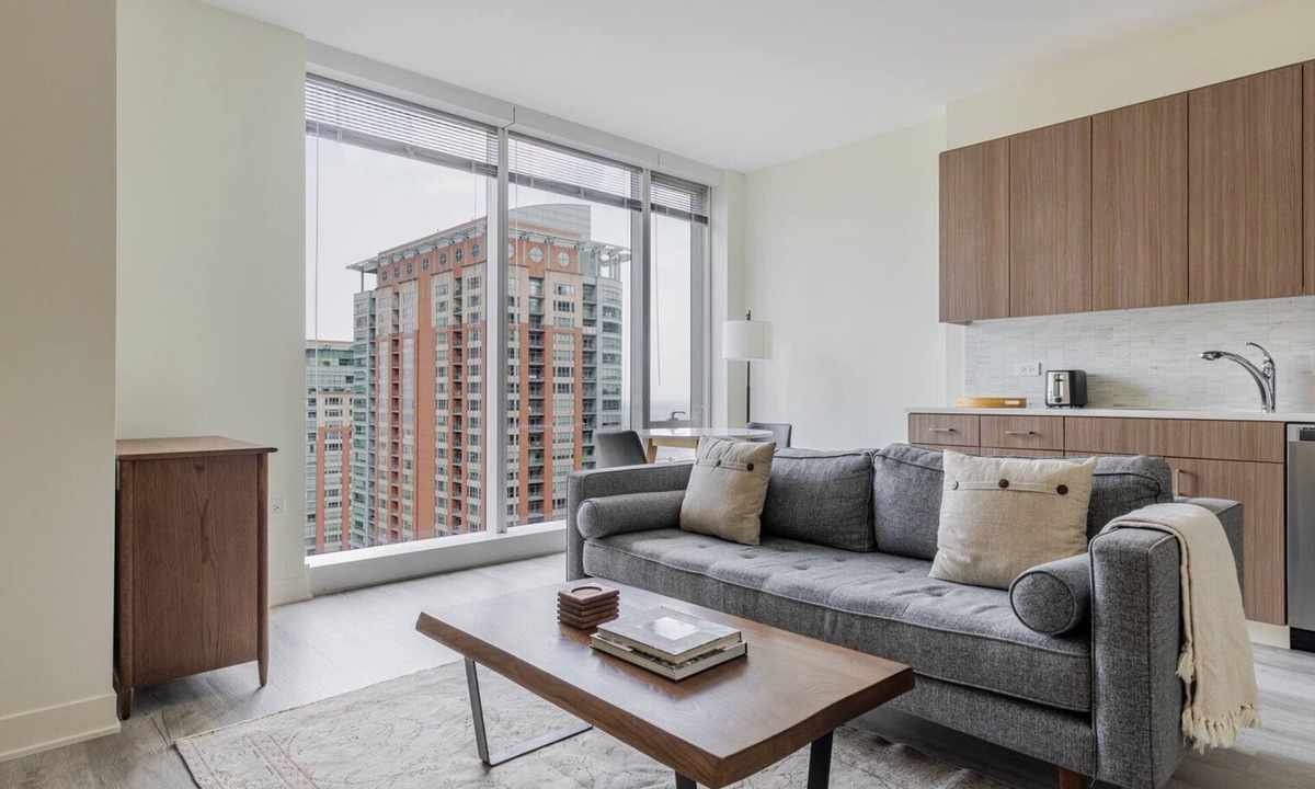 Streeterville Apartment | Blueground | Streeterville, rooftop pool, nr Navy Pier