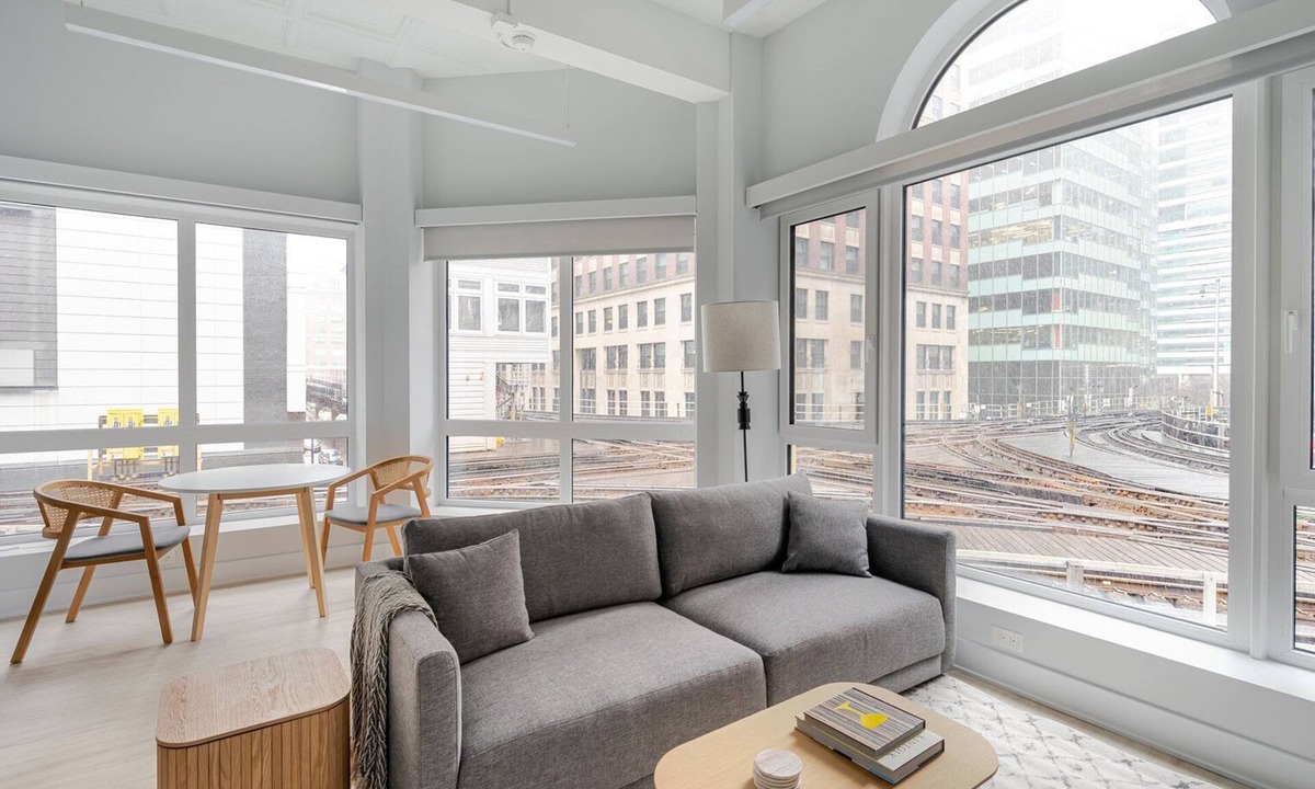 Downtown Chicago Apartment | Blueground | The Loop, elevator, nr Willis Tower