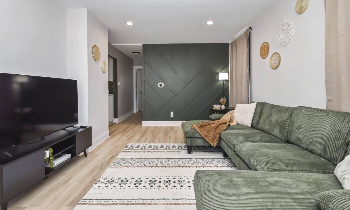 Peoria House | Boho Heights Hideaway: Spacious 4 BR - 2 BA - NEWLY REMODELED! Fully Fenced!