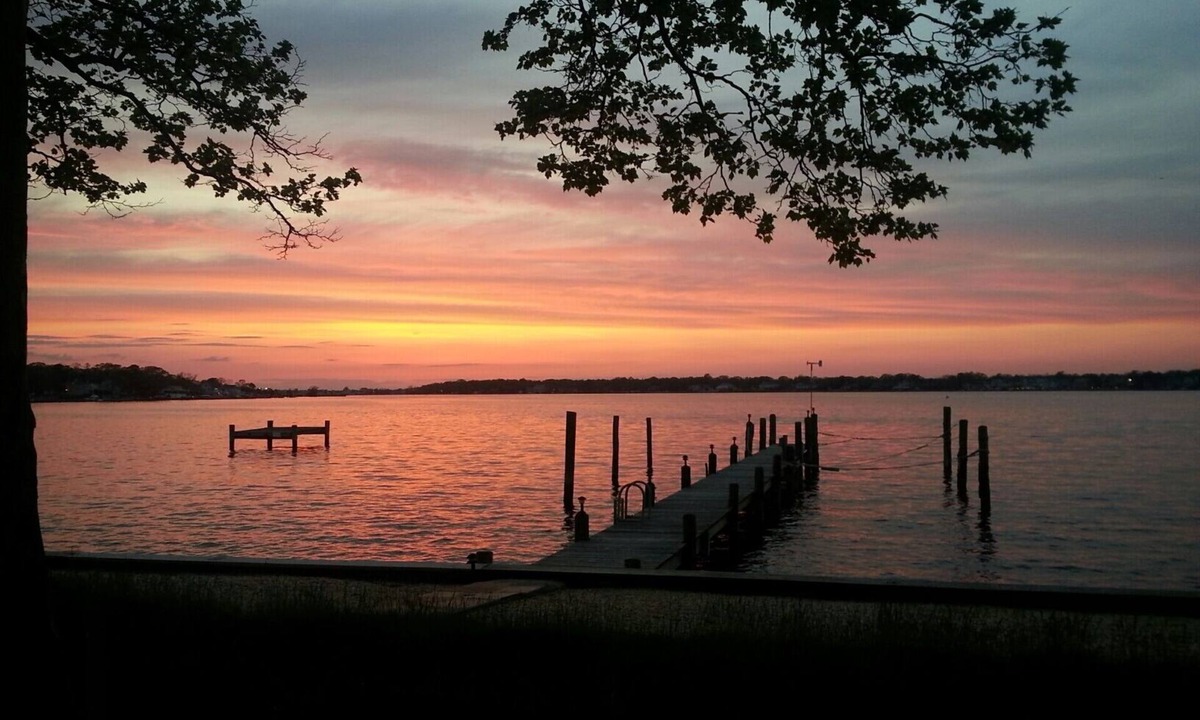 Osbornsville House | Brick Waterfront With Dock And Private Beach