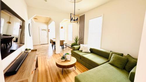 Harbor View - Orient Heights Apartment | Bright and Spacious 3BR Near Boston Free Parking