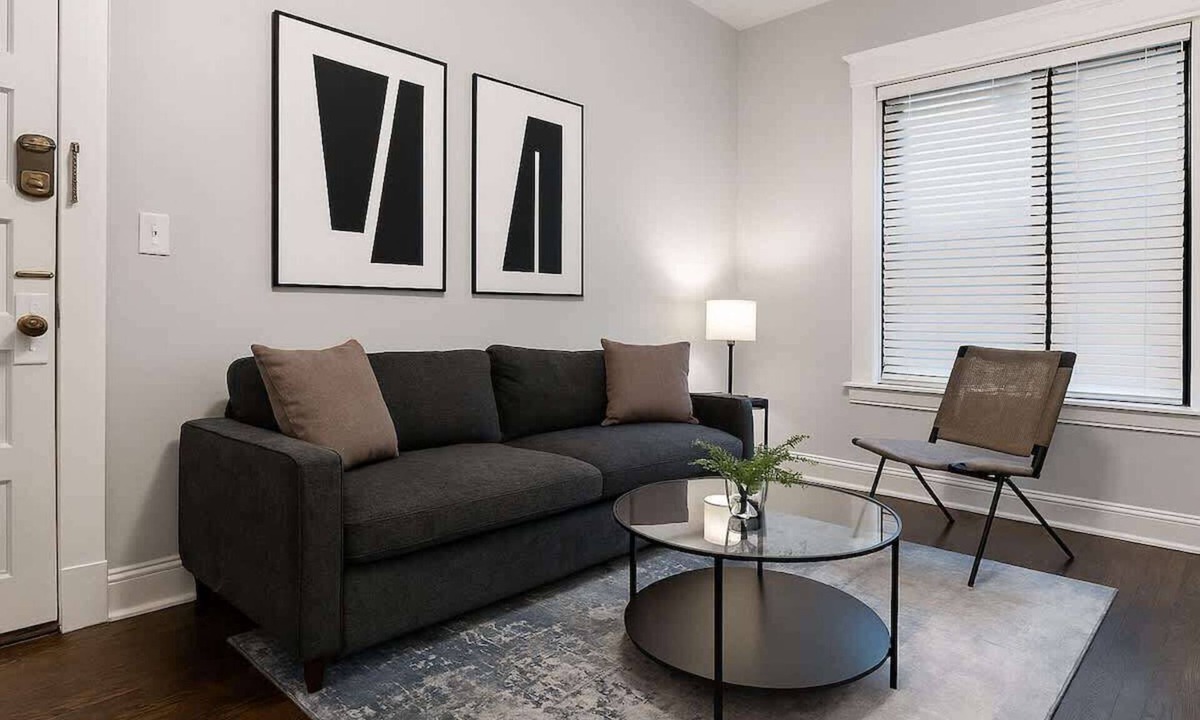 Hyde Park Apartment | Bright & Modern 1BR in Hyde Park