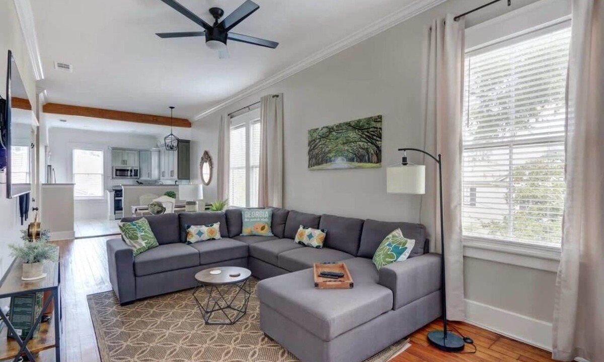Historic District - North Apartment | Broad Flat, Modern | Relaxing | Walk to Everything