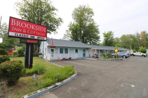 Southern Coast Hotel | Brookside Inn & Cottages