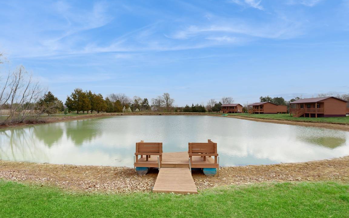 Murphysboro Cabin | Cabin ∙ 2 bedrooms ∙ 14 guests