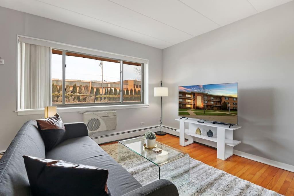 Arlington Heights Apartment | Calm & Cozy 1BR Apt in Arlington Heights - Salem 5A