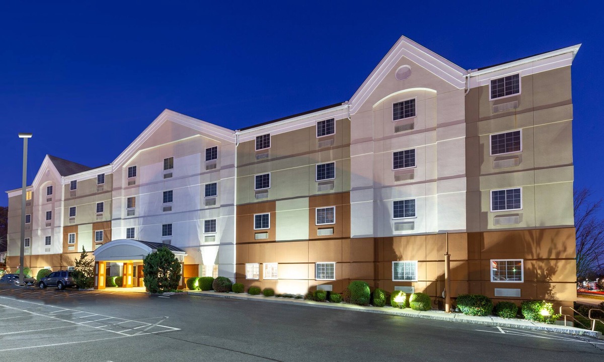 West Springfield Hotel | Candlewood Suites West Springfield by IHG