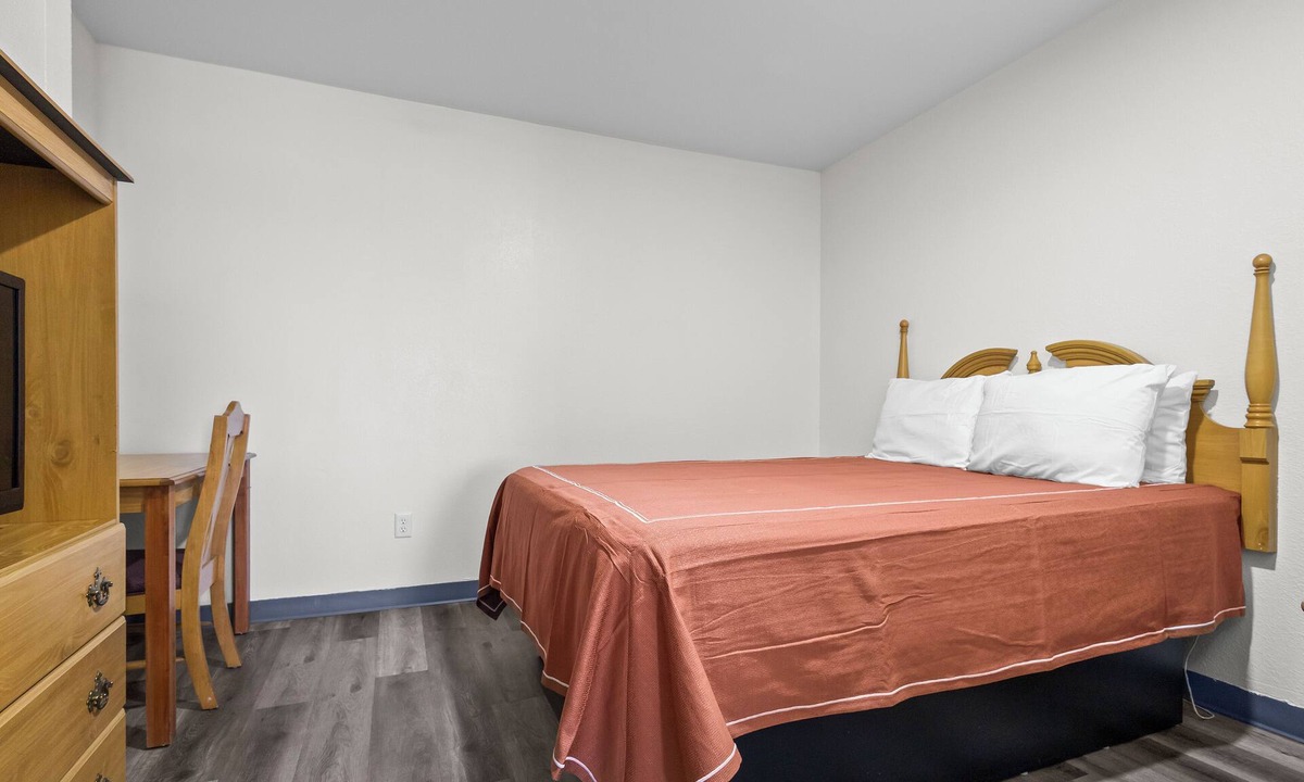 Rantoul Hotel | Capital O First Heritage Inn Rantoul IL I 57
