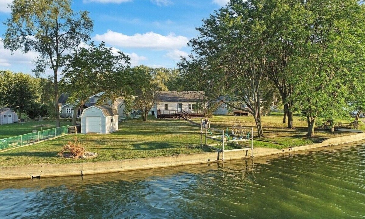 Fox Lake House | Chain O' Lakes Waterfront Getaway Home