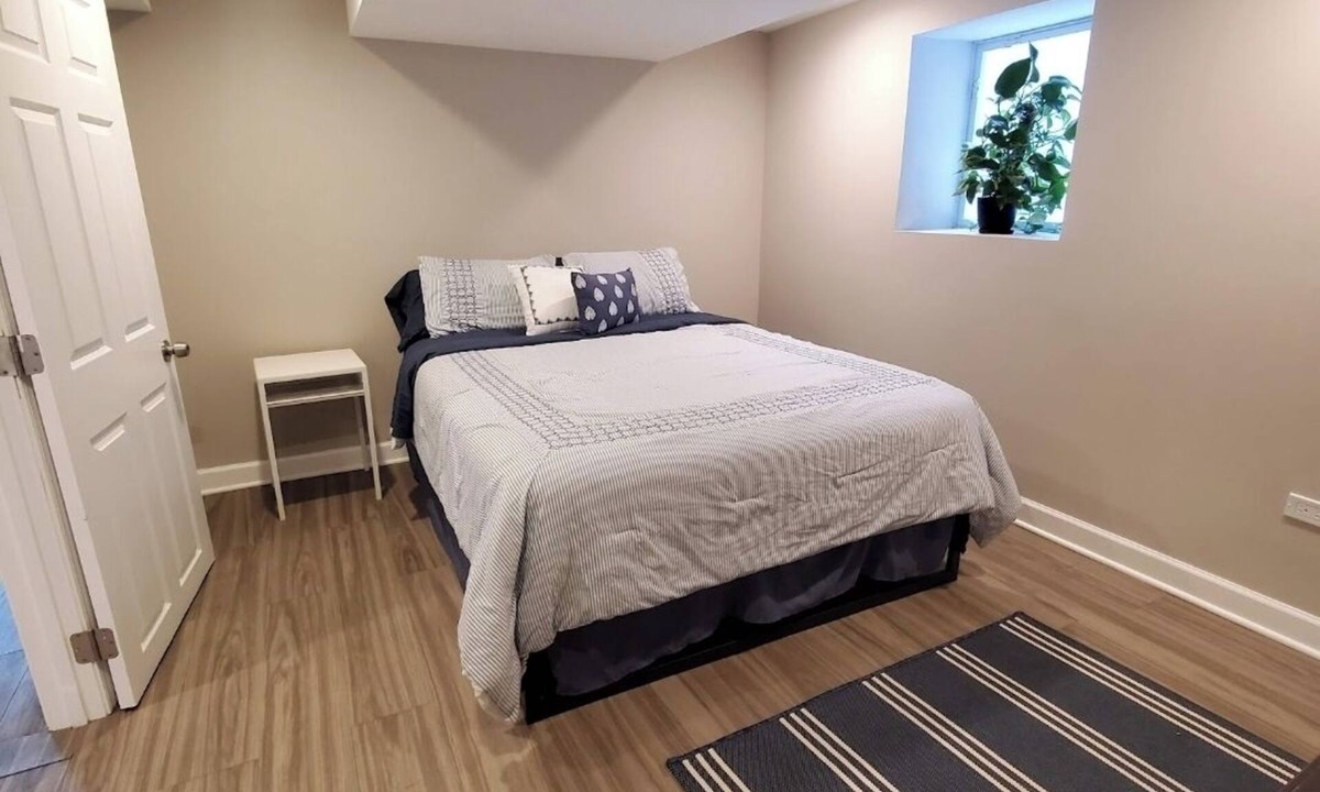 Lavergne Apartment | Charming 1-bedroom apartment in brilliant Berwyn with AC, WiFi
