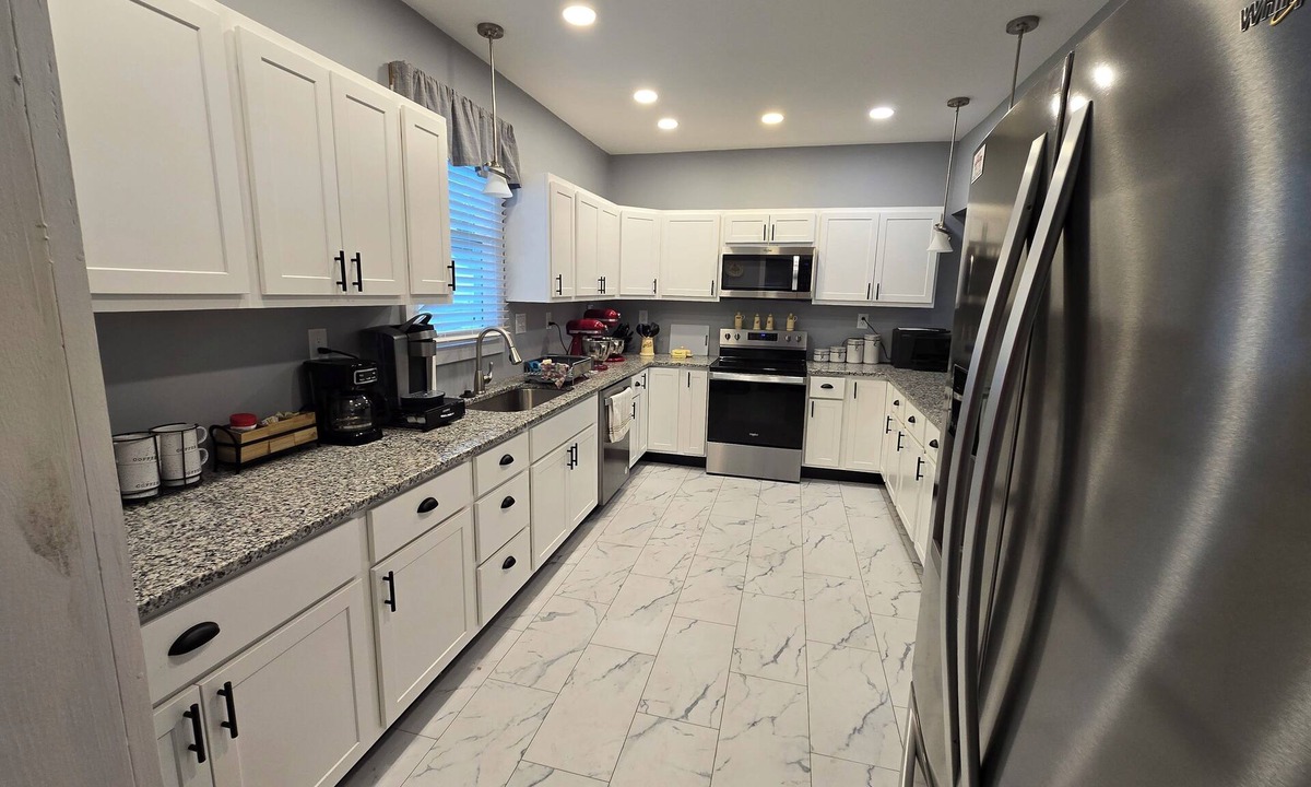 Mount Carmel House | Charming 2-bedroom bungalow with WiFi and AC in serene Mount Carmel