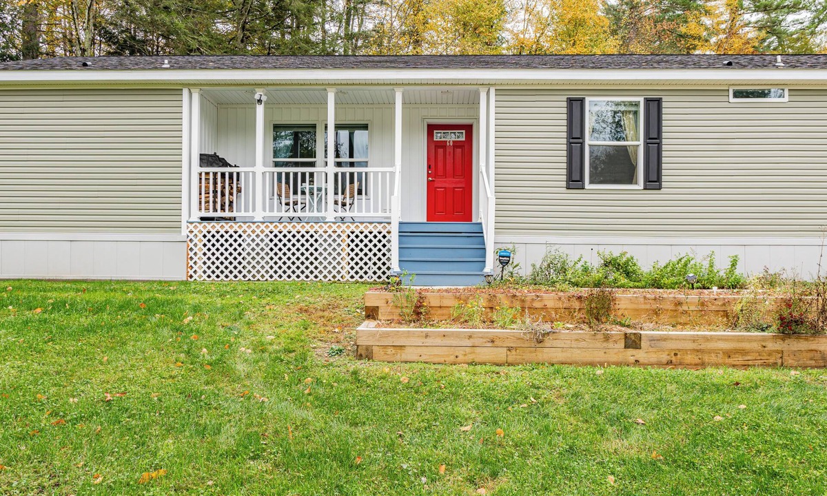 Cuddebackville House | Charming 3-bedroom house in tranquil Godeffroy with WiFi