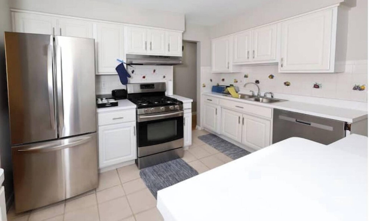 Glenview House | "Charming 3-Bedroom Homen