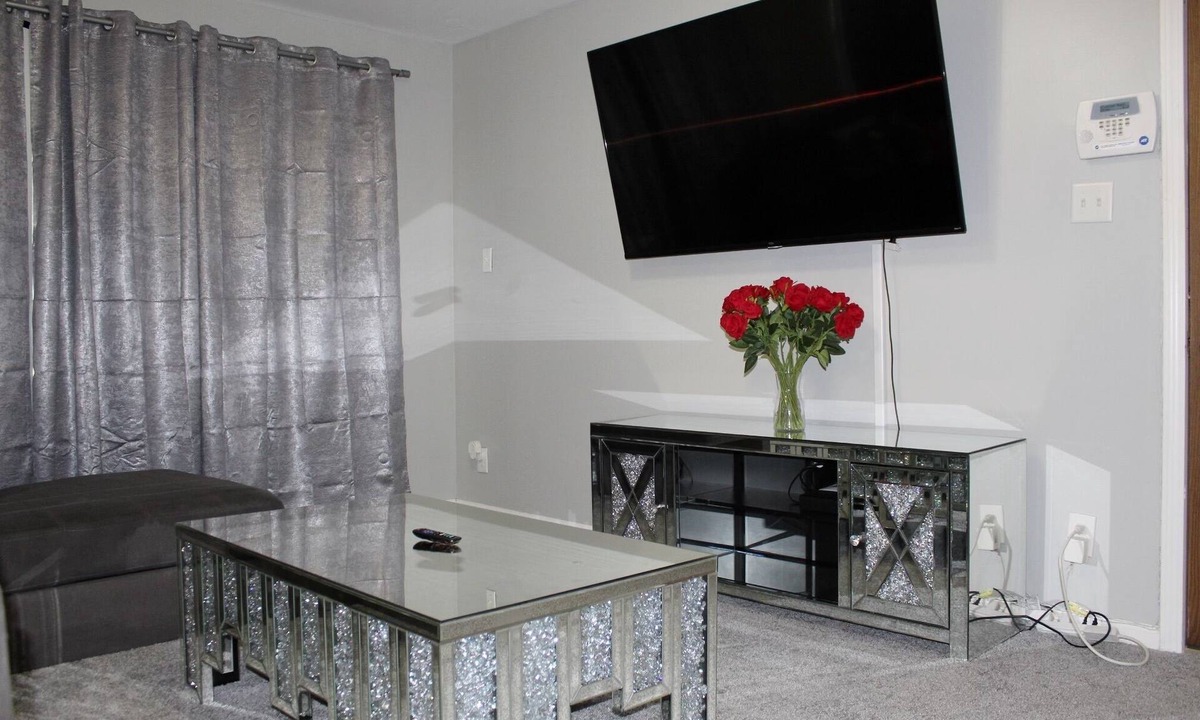Calumet City House | Charming 3-bedroom house in Calumet City with WiFi and AC