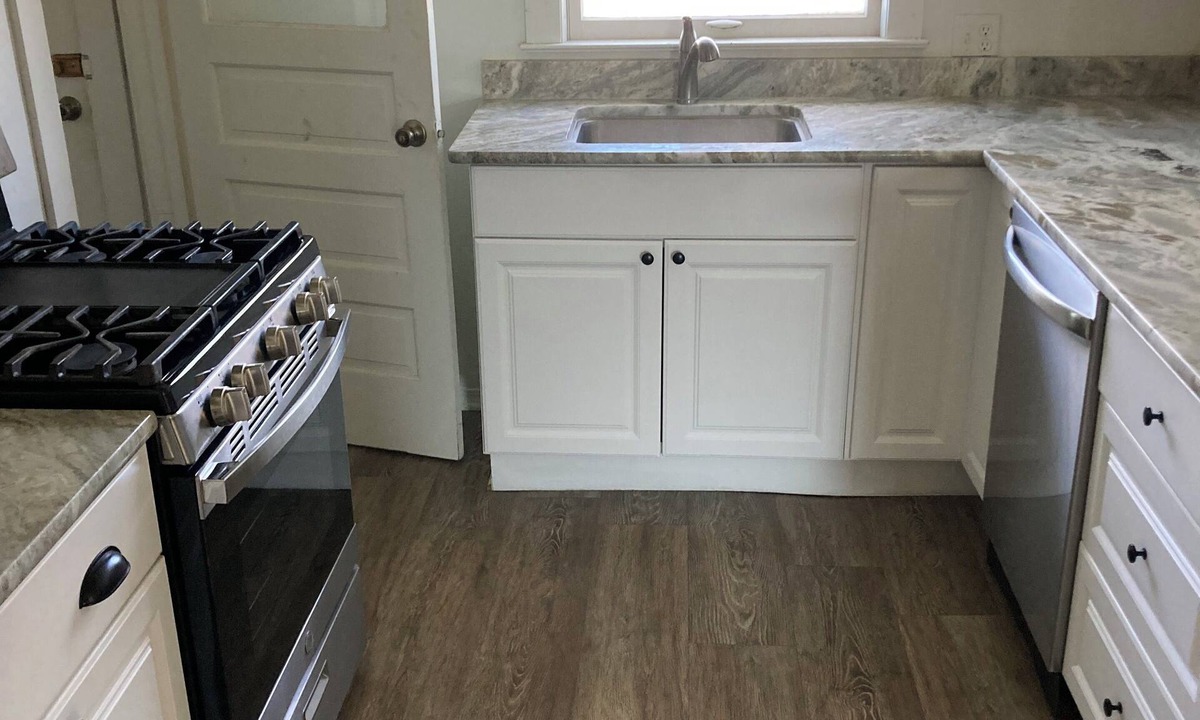 South Beloit House | Charming 3bedroom house, pets welcome close to Beloit Janesville Roscoe Rockford