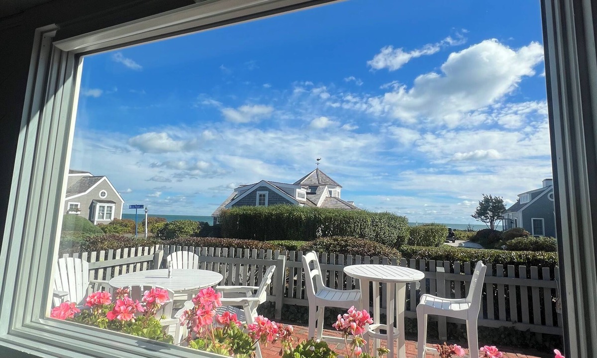 Mashpee Cottage | Charming Cape Cod Getaway - Private Beach Cottage
