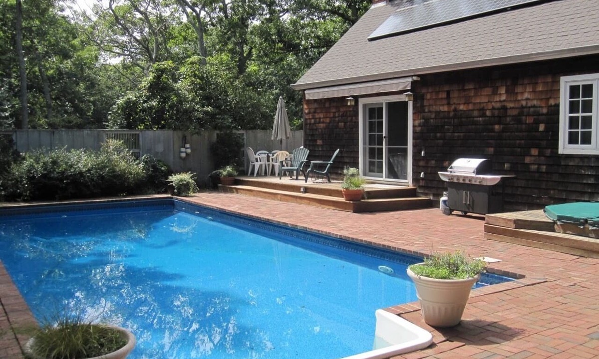 Northwest Harbor Cottage | Charming Hamptons Cape Cod - Pool, Hot Tub, Close to Harbor/Bay Beaches