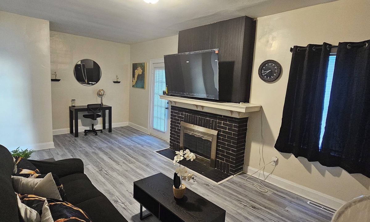 Danville House | Charming newly renovated 2-bedroom house with AC, WiFi in nice neighborhood