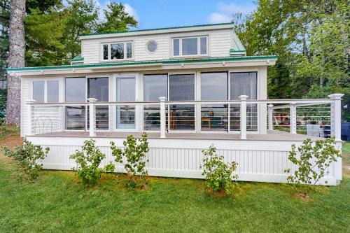 Mac Mahan House | Charming Oceanfront Home with Stunning Water Views and Wifi