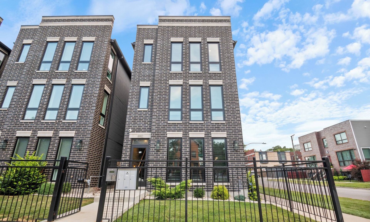 Grand Boulevard Condo | Chic 2-bedroom condo in amazing Chicago minutes from Lake Michigan