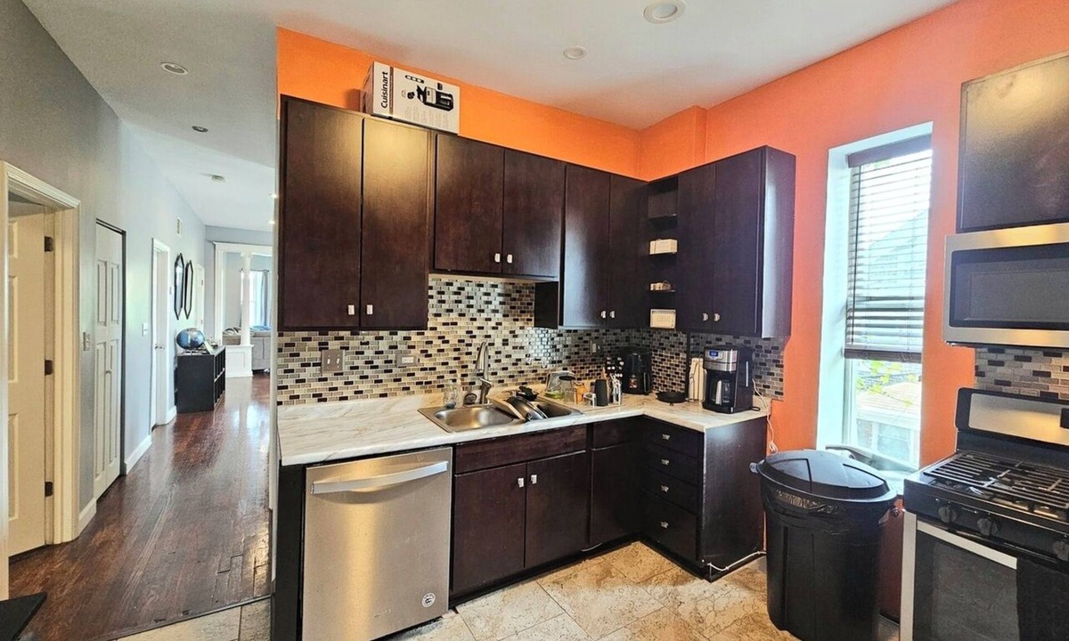 South Shore Apartment | Chic 3-bedroom corporate apartment with WiFi, AC in lovely Chicago.