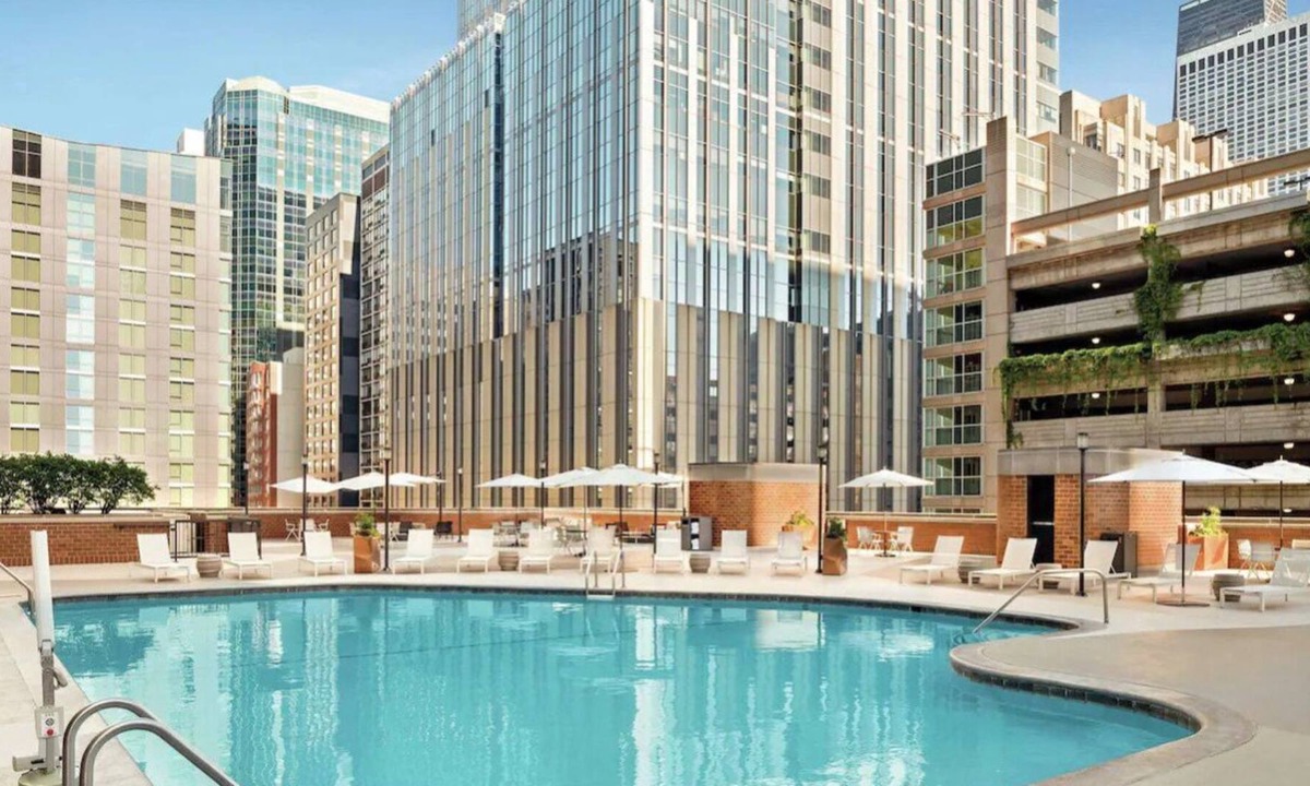 Streeterville House | Chicago Gem! 4 Convenient Units, Onsite Pool, Close to Ohio Street Beach