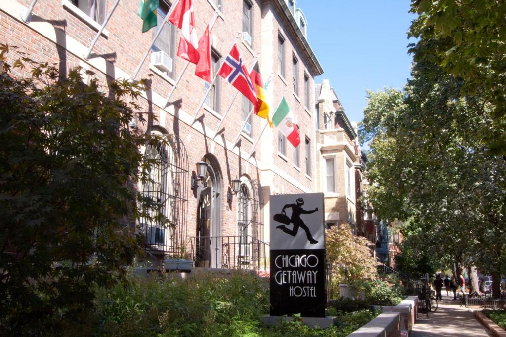 Park West Hostel | Chicago Getaway Hostel