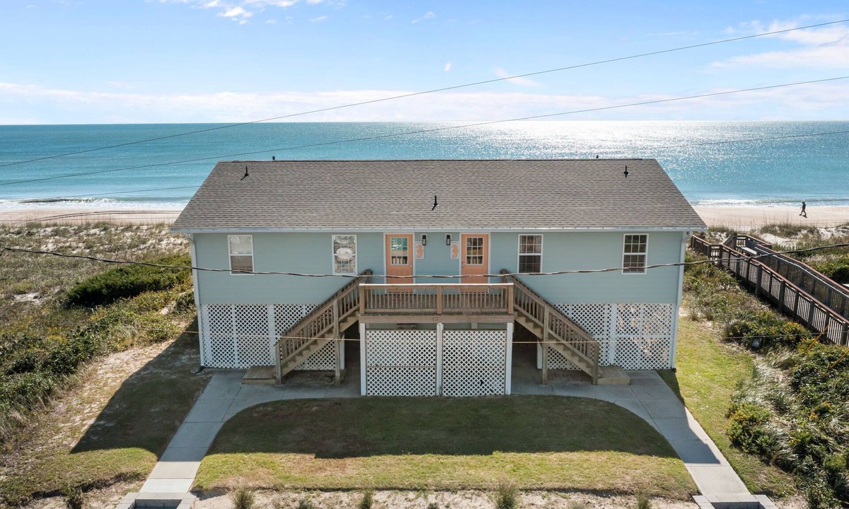 Indian Beach House | Classic Oceanfront Emerald Isle Cottage!