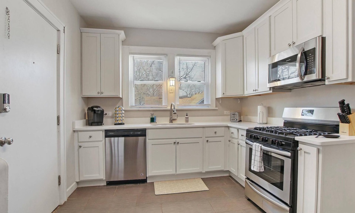 Libertyville House | Clean 3 Bedroom home