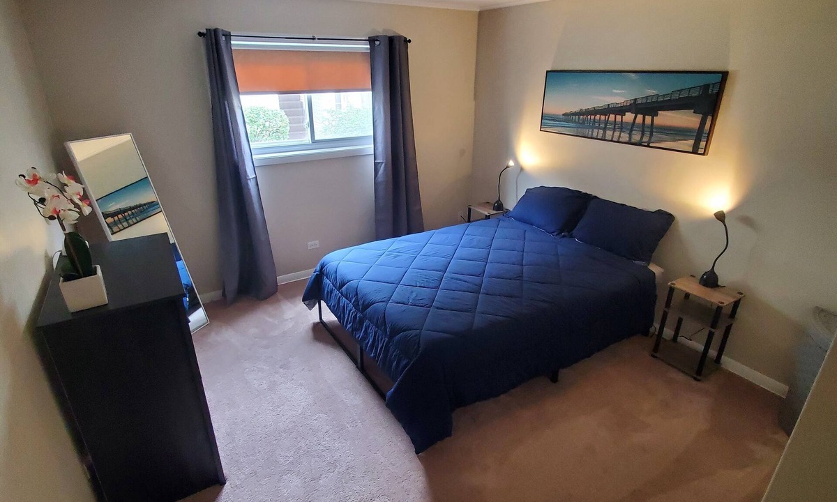 Oak Lawn Condo | Clean,Cozy,Convenient -1-bedroom Condo-Malls, Museums, Nature, Chicago, and More