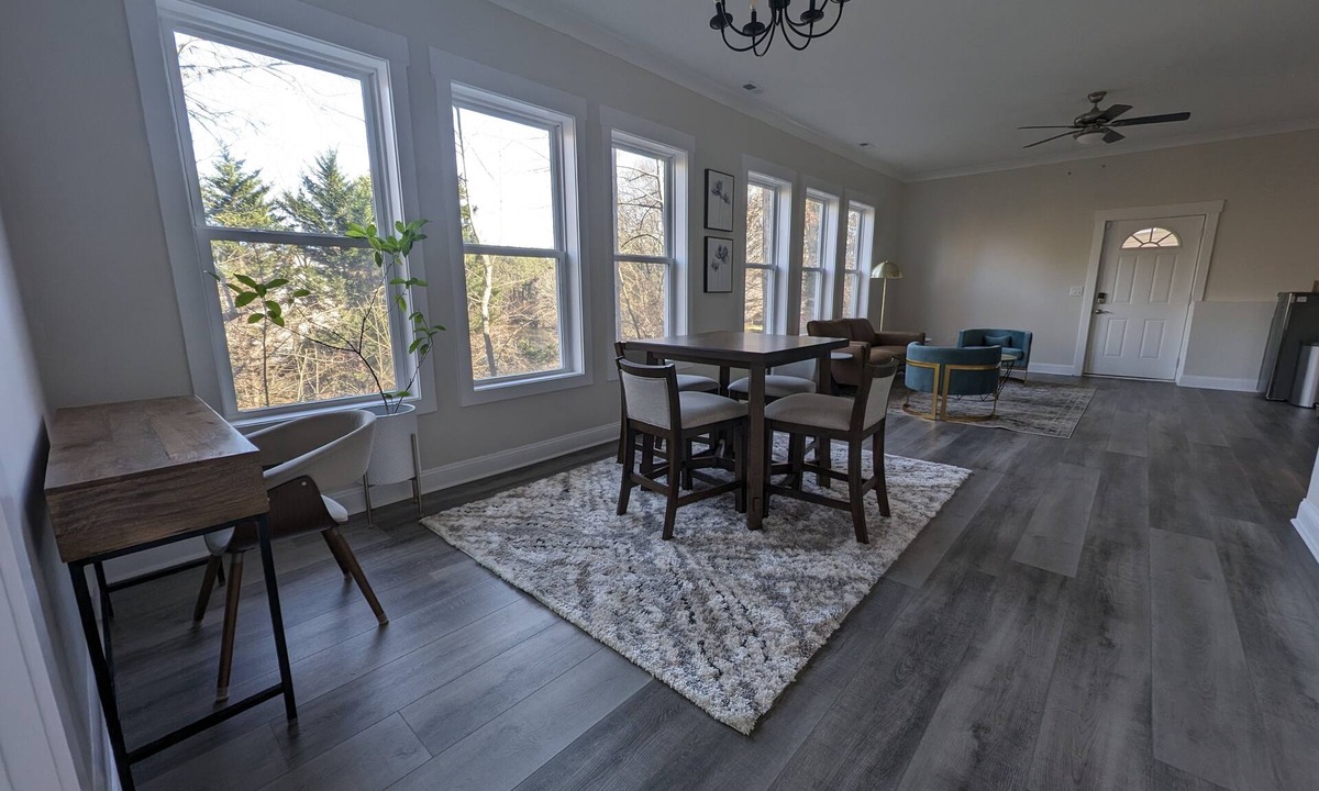 East Cobb House | Colony Suite - Bridgegate