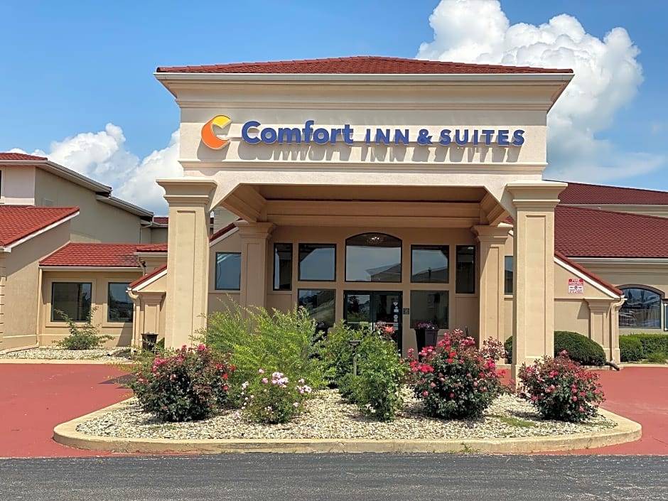 Morton Hotel | Comfort Inn & Suites at I-74 and 155