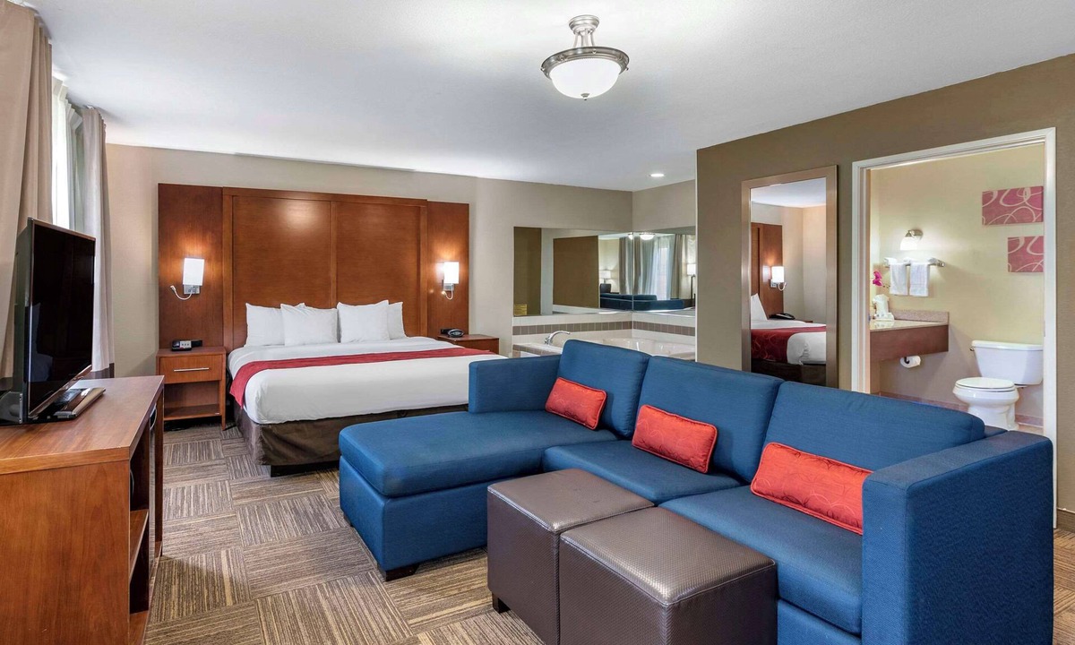 Urbana Hotel | Comfort Suites Urbana Champaign, University Area