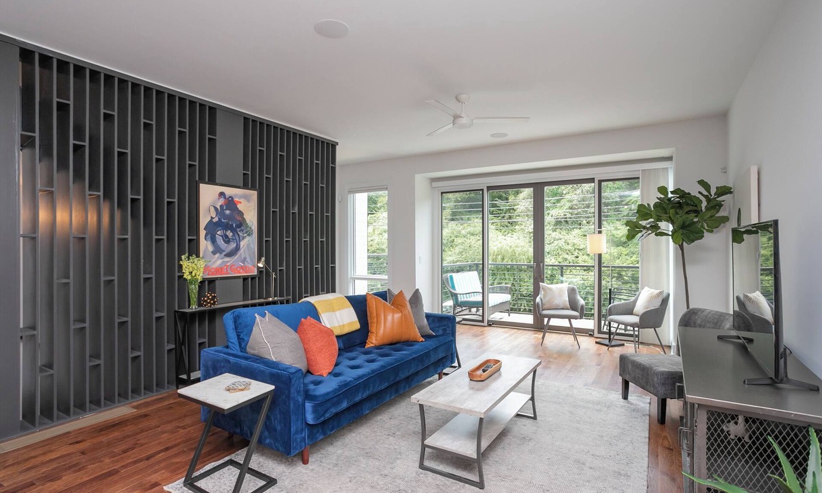 North Nashville House | Comfortable Group Stay 5 minutes to Broadway/Downtown/Germantown.