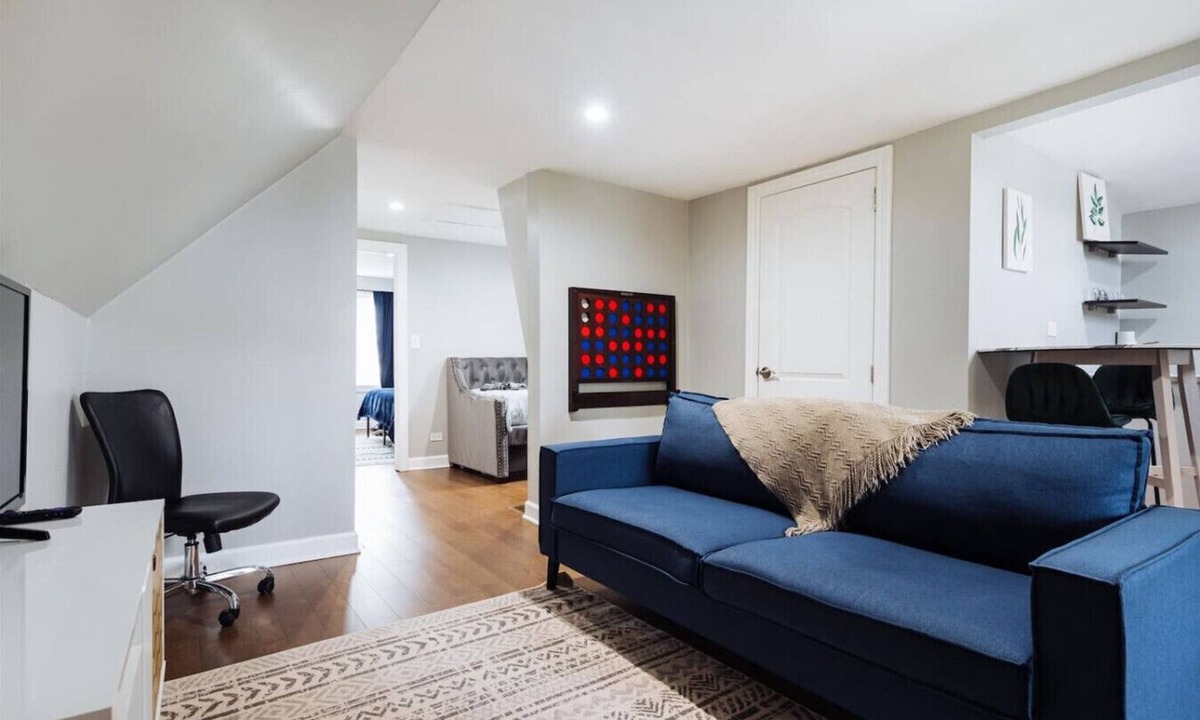 Avondale Apartment | Comfy Avondale Flat - Sleeps 5 - Great amd Fun Neighborhood