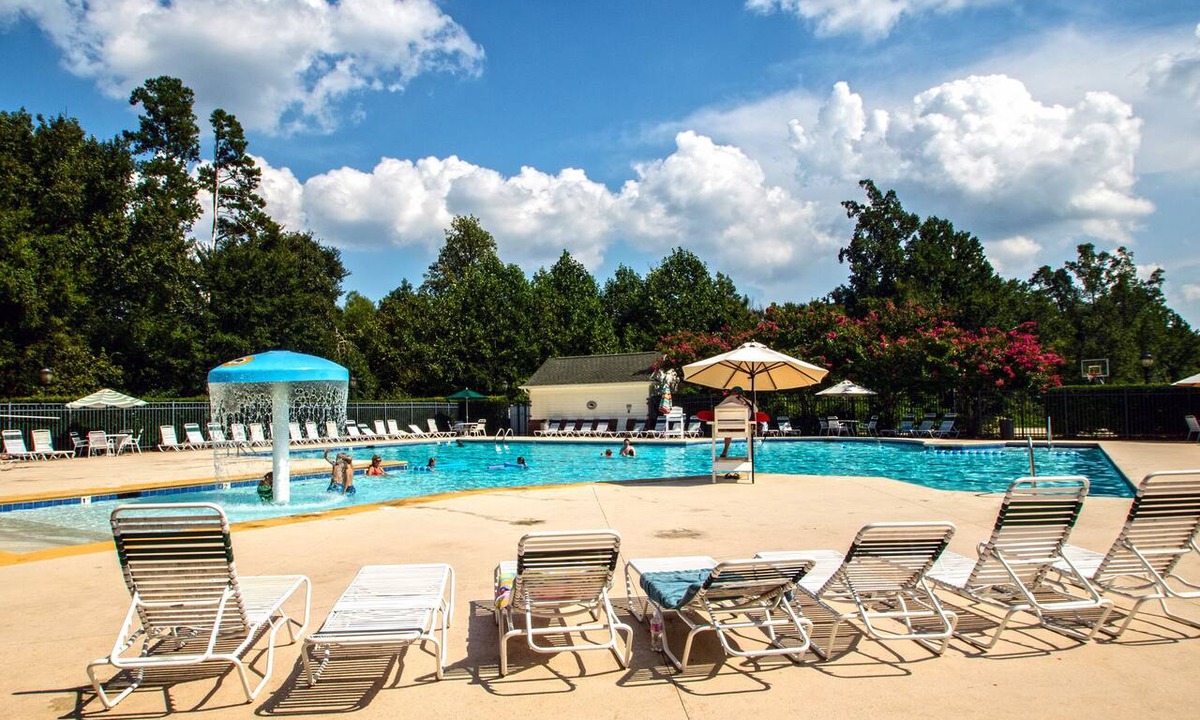 Cornelius Condo | Corporate and Shorter Term Rental Cornelius NC