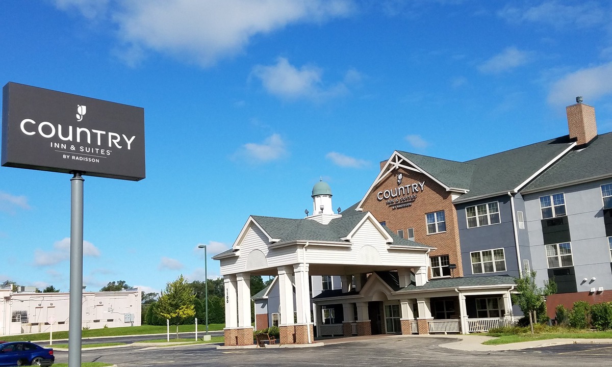 Zion Hotel | Country Inn & Suites by Radisson, Zion, IL