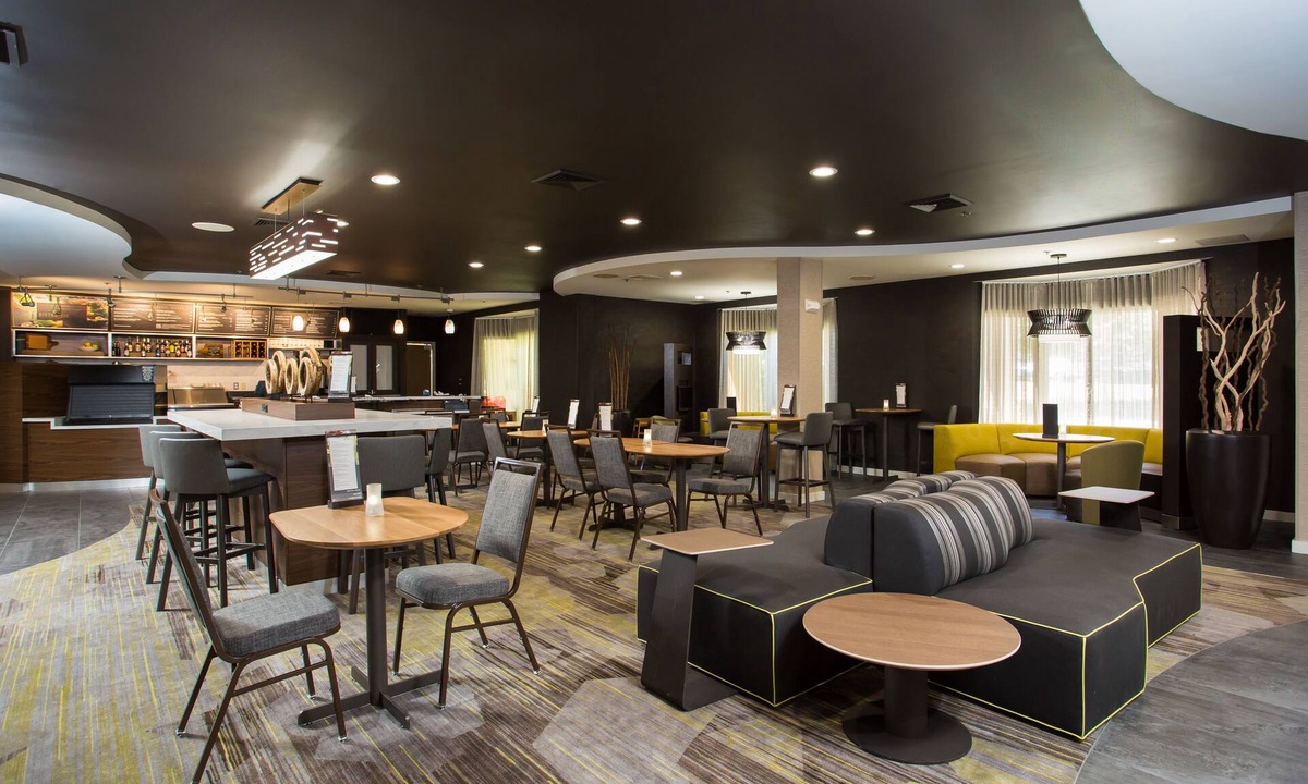 Westborough Hotel | Courtyard by Marriott Boston Westborough