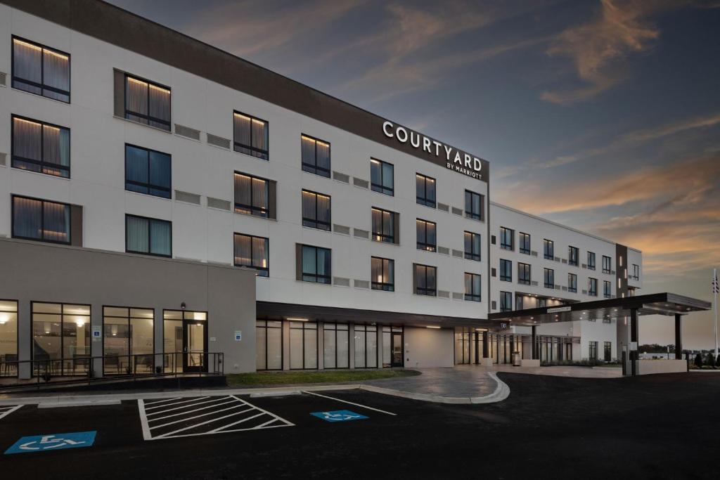 Conway Hotel | Courtyard by Marriott Conway