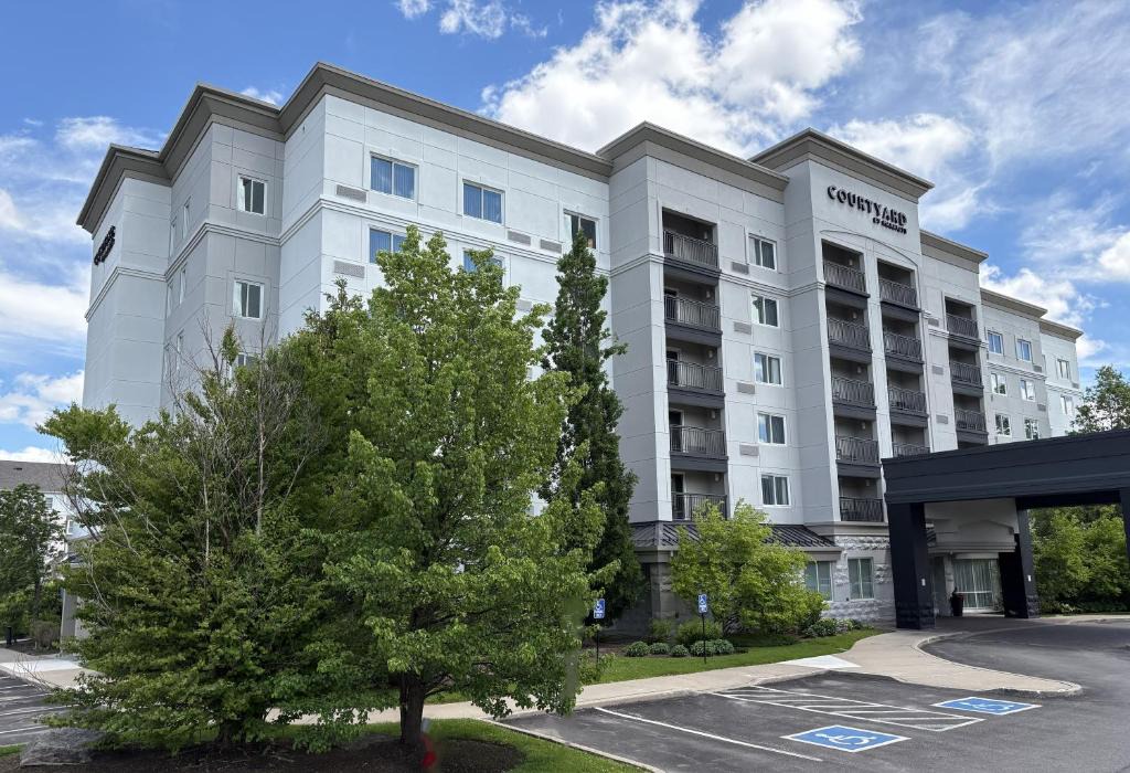 Thornhill Hotel | Courtyard by Marriott Toronto Markham