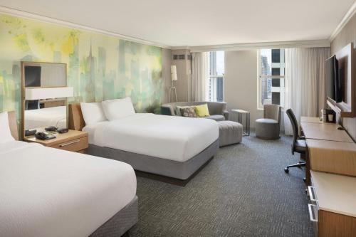Courtyard | Streeterville