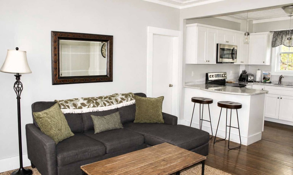 Wolfeboro Apartment | Cozy 1BR Getaway Steps from Lake Winnipesaukee