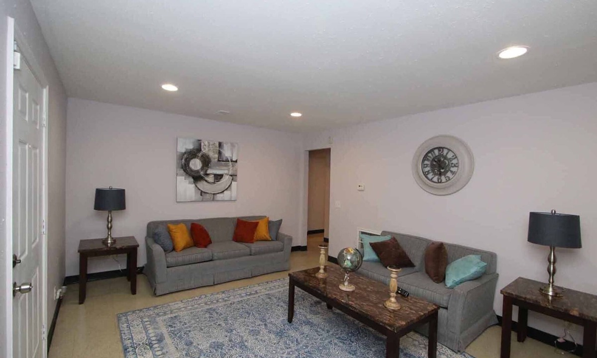 Belleville Apartment | Cozy 2 Bedroom