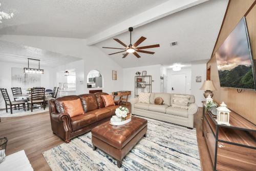 Katy Villa | Cozy 3 bed 2 Baths Katy Work Vacation & Family Friendly