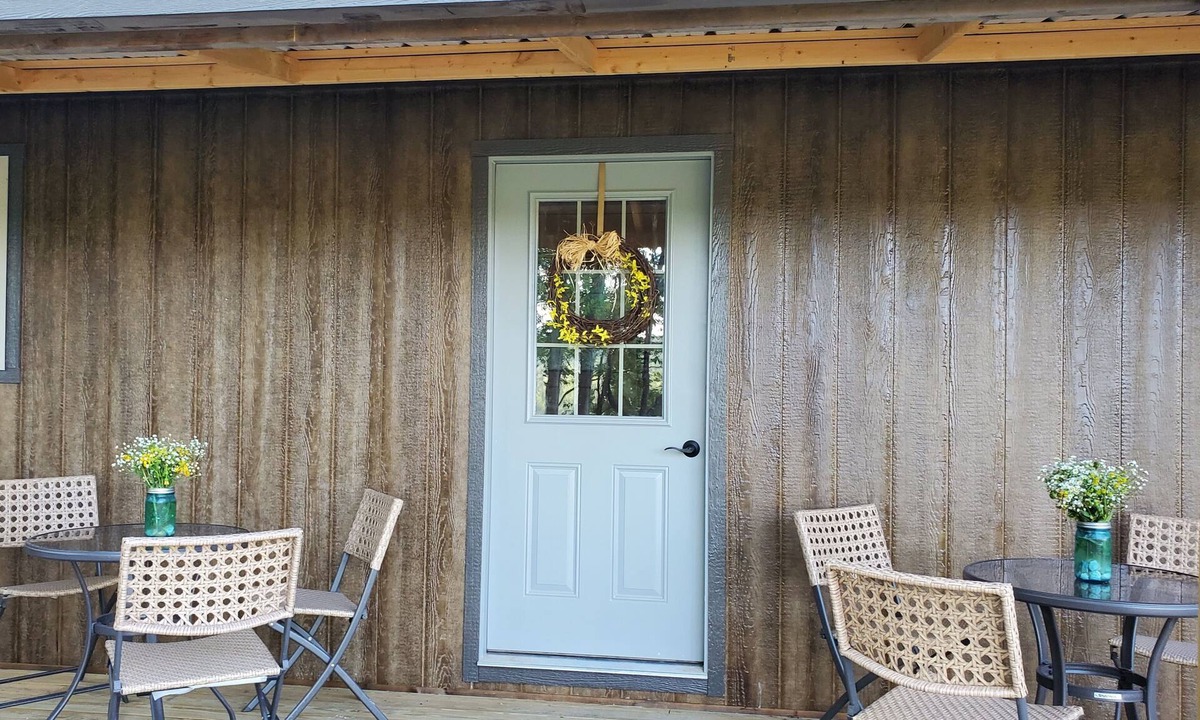 Michael Cabin | Cozy cabin overlooking an exotic animal farm!