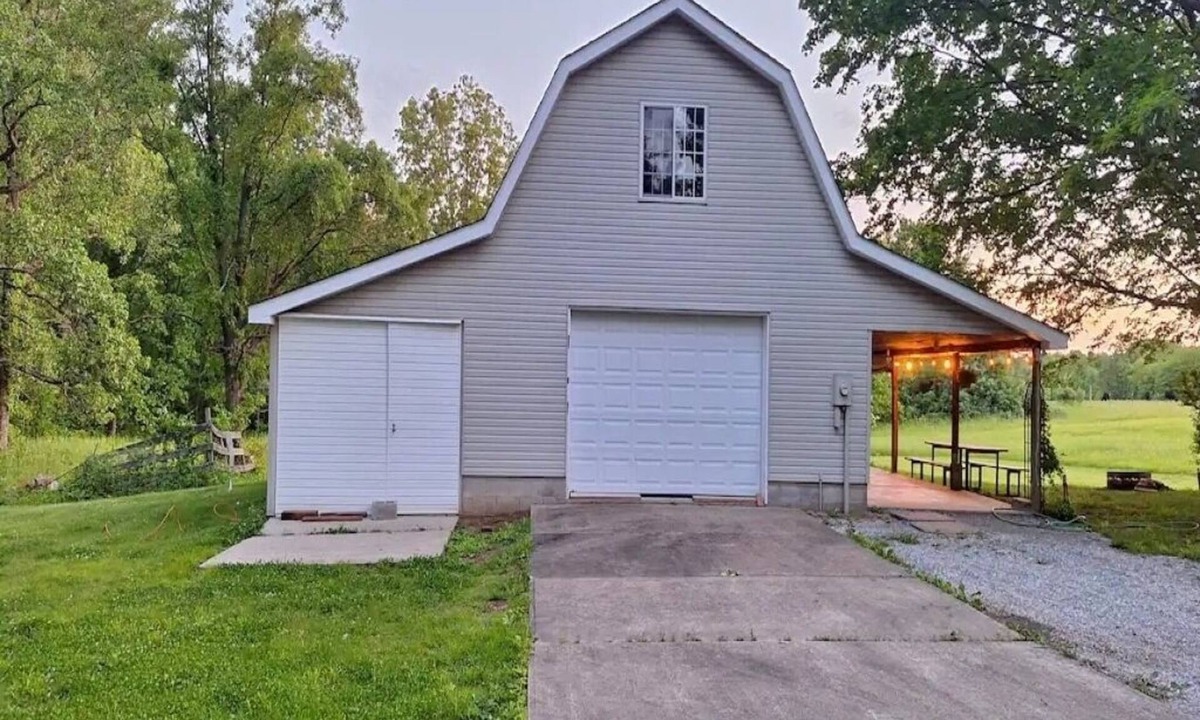 Texico Cabin | Cozy cabin with 1 bedroom and WiFi, AC in enjoyable Opdyke