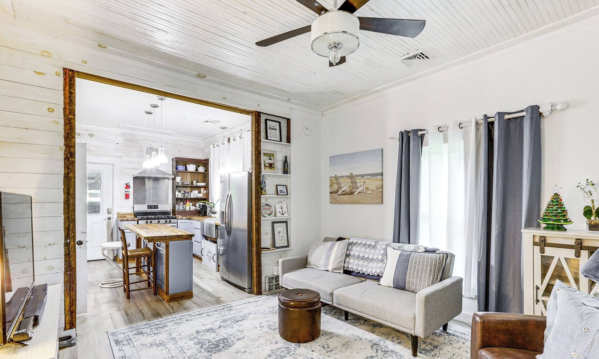 Carterville House | Cozy Carterville Home: 3 Mi to Crab Orchard Lake!