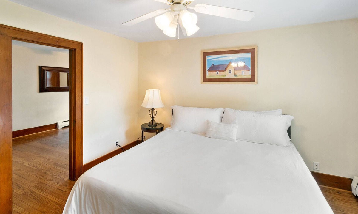 Libertyville Apartment | Cozy & Centrally Located