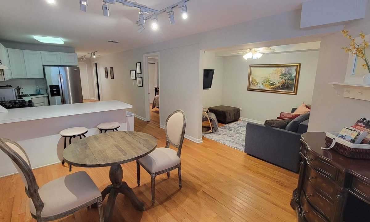Wrightwood Neighbors Apartment | Cozy Depaul/Wrigley Garden Condo +FREE Parking!