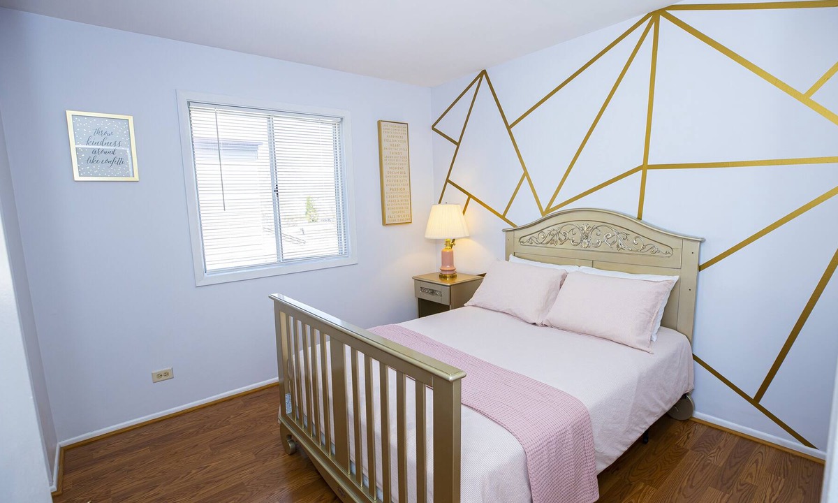Vernon Hills House | Cozy home, 4 bdrm, 2.5 bath, fenced backyard, pet friendly, desirable location